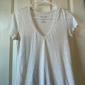 American Eagle Favorite Tee 🤍